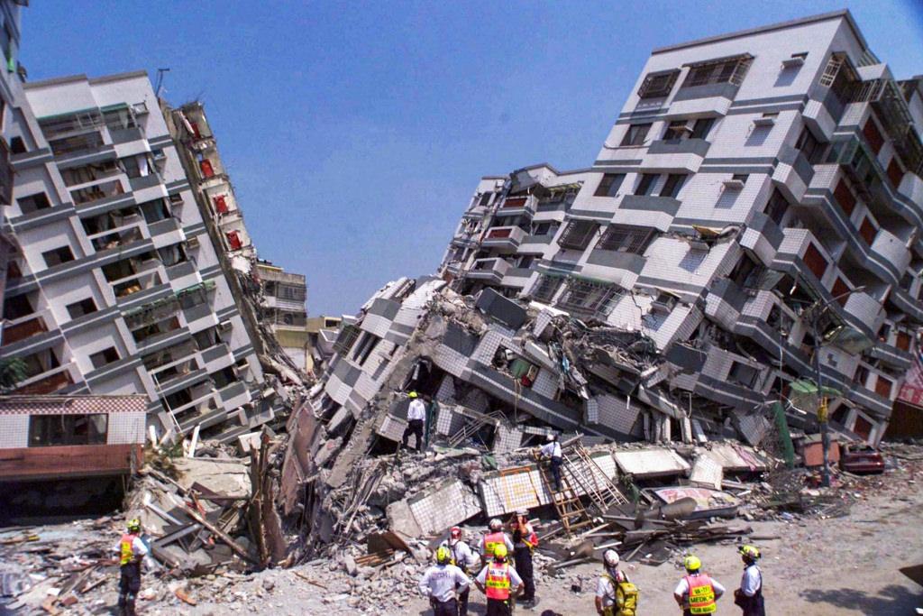 730 tonluk demir topun sırrı! Tayvan'daki 7,4'lük depremde nasıl yıkılmadı?