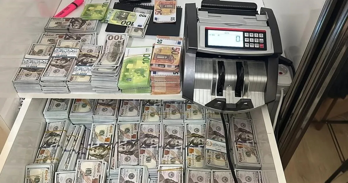 İstanbul Otogarı’nda Sahte 98 Bin 500 Dolar Ele Geçirildi