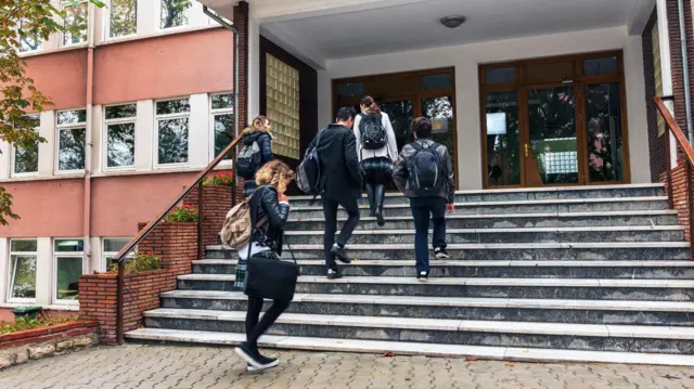 Özel Okullar Fiyat Artışlarını Savundu: ‘Velilerimiz Pahalı Buluyorsa, Kayıt Özgürlükleri Var’