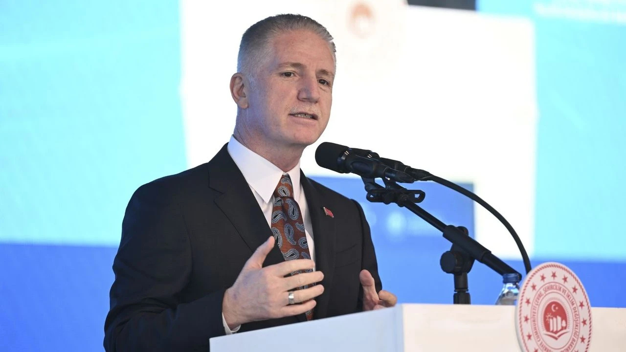 İstanbul Valisi Gül: Ruhsatsız Oteller Kapatılacak