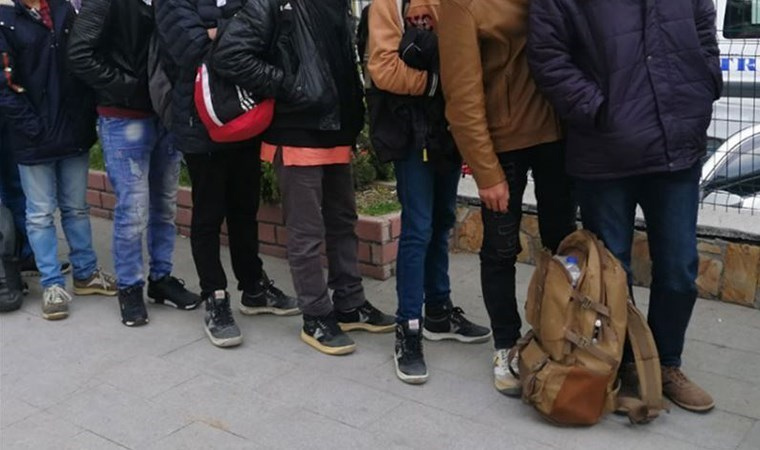 Kars’ta Kaçak Göçmen Operasyonu: 14 Düzensiz Göçmen Kurtarıldı, 2 Organizatör Tutuklandı