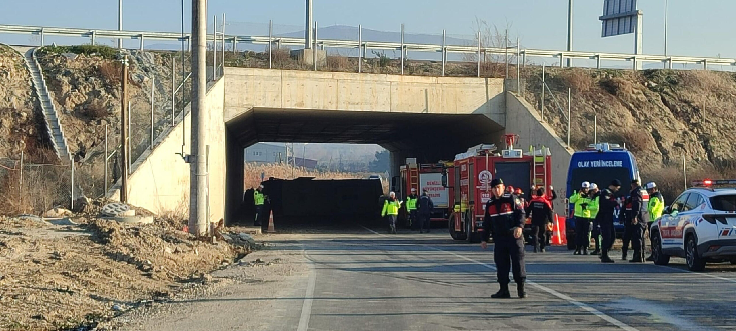 Son Dakika: Denizli’de İşçileri Taşıyan Midibüs Devrildi: 4 Ölü, 19 Yaralı