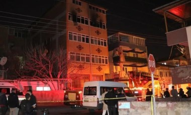 Balıkesir’de Yangın Faciası: 1 Kişi Hayatını Kaybetti, 1 İtfaiye Eri Yaralandı