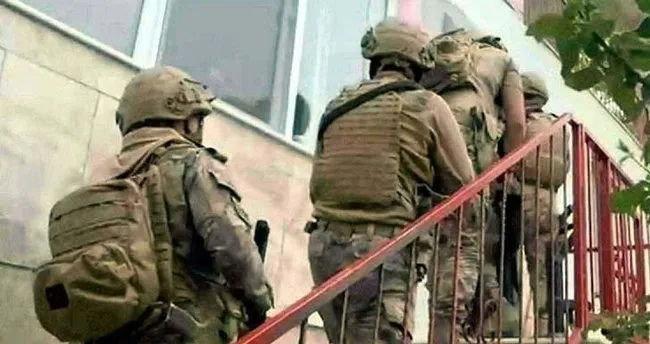 İzmir’de FETÖ Operasyonu: 17 Gözaltı