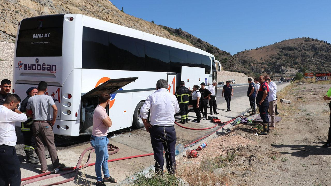 Seyir Halindeki Yolcu Otobüsünde Yangın Çıktı