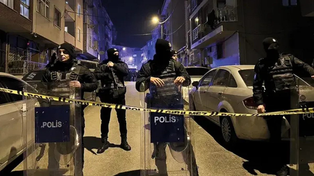 İstanbul’da Ailesini Katleden Çocuk Hakkında Tutuklama Kararı