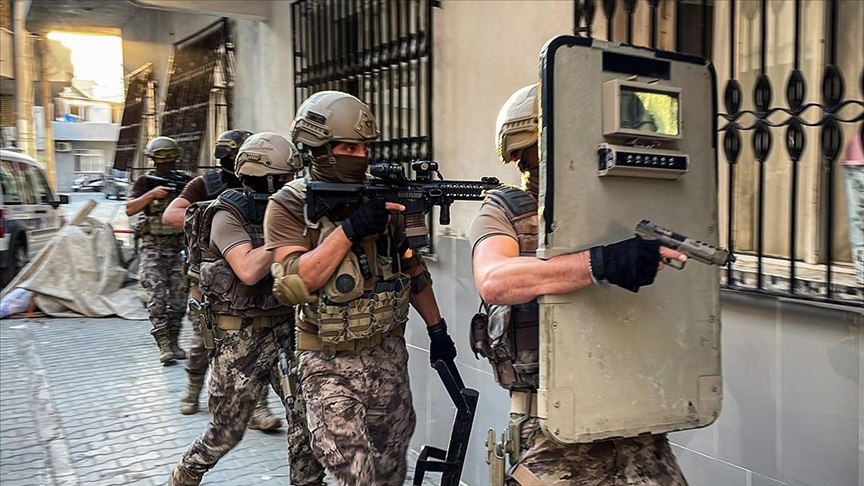 İzmir’de Sosyal Medyada Terör Propagandasına Gözaltı!