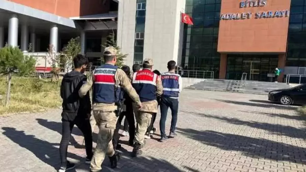 İzmir’de Sosyal Medyada Terör Propagandası: Çok Sayıda Gözaltı!