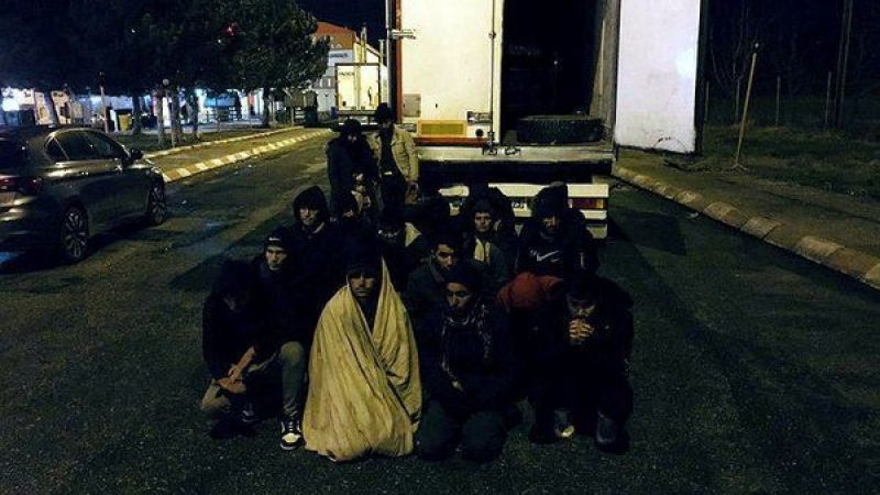 Amasya’da Kaçak Göçmen Operasyonu: TIR’ın Dorsesinden 24 Kişi Çıktı