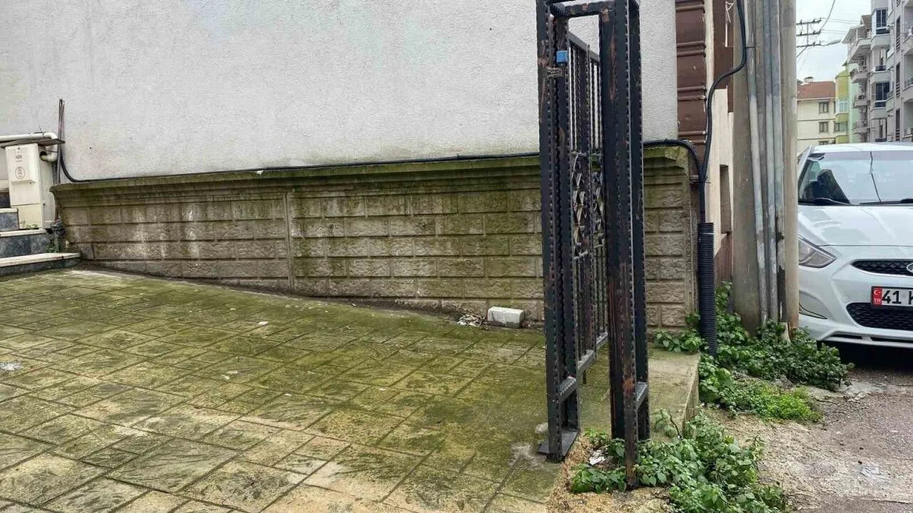 İzmit’te Sokakta Terk Edilen 25 Günlük Bebek Bulundu