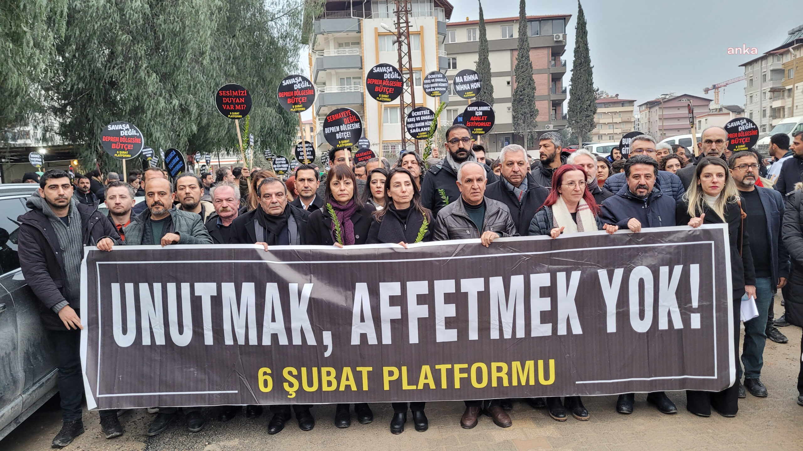 6 Şubat’ın İkinci Yıldönümünde Hatay’da Sorunlar Çığ Gibi, İnsanca Yaşam İsteyen Halk Soruyor: “Çok Şey Mi İstiyoruz?”