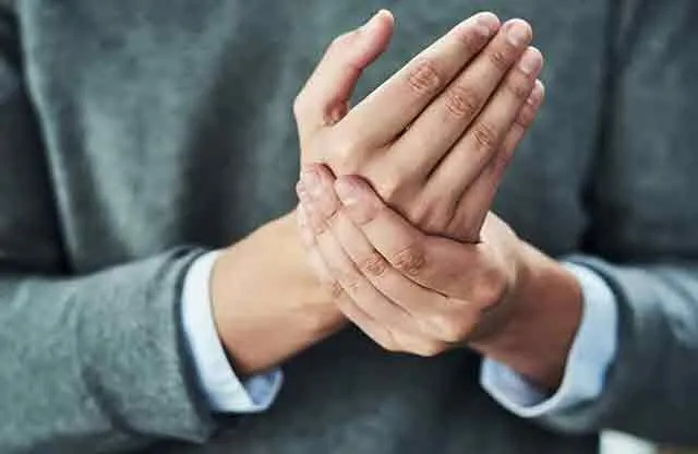 Elinizdeki Değişiklikler Akciğer Kanserini İpuçları Verebilir: 5 Saniyelik Parmak Testi ile Erken Teşhis