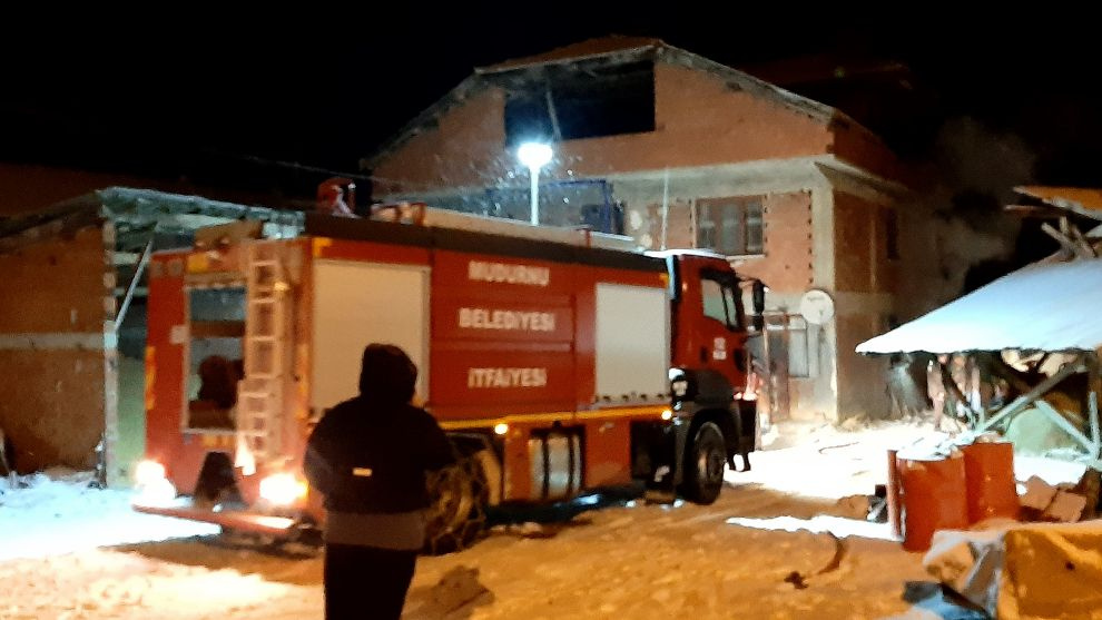 Isparta’da ‘Baca’ Yangını Paniği: 2 Katlı Ev Kül Oldu