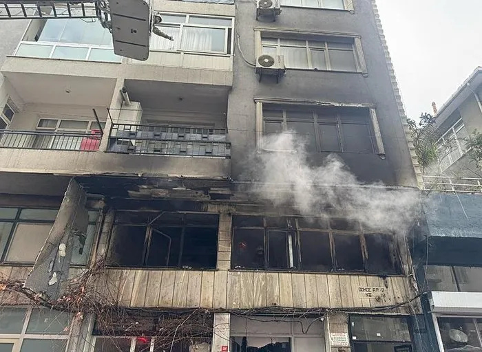 Bahçelievler’de Kargo Firmasında Yangın Çıktı