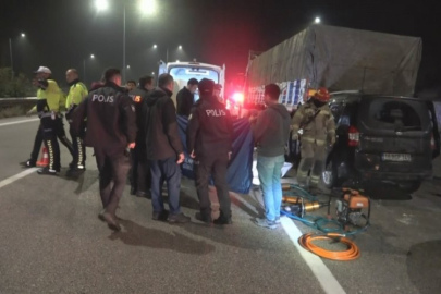 Bursa’da Feci Kaza: Otomobil TIR’a Çarptı, 3 Yaralı