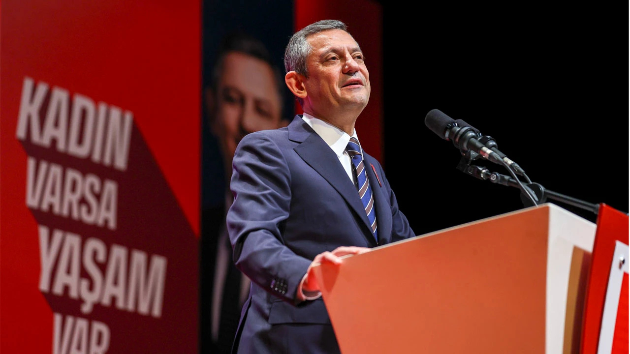 Özgür Özel’den Kadınlar Günü’nde Güçlü Çağrı: ‘İstanbul Sözleşmesi’ni Yeniden İmzalayacak Cumhurbaşkanını Seçmek İçin…’