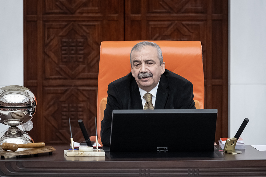 TBMM Başkanvekili Sırrı Süreyya Önder Hayatını Kaybetti: Türkiye Yasta