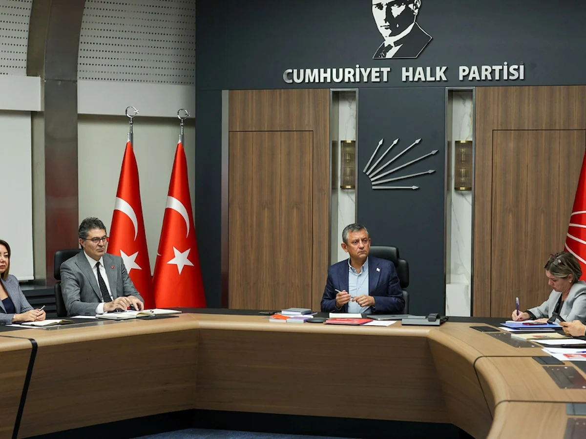 CHP, Özgür Özel’e Yapılan Saldırıyı MYK’da Değerlendirdi: “Bu Dile Teslim Olmayacağız”