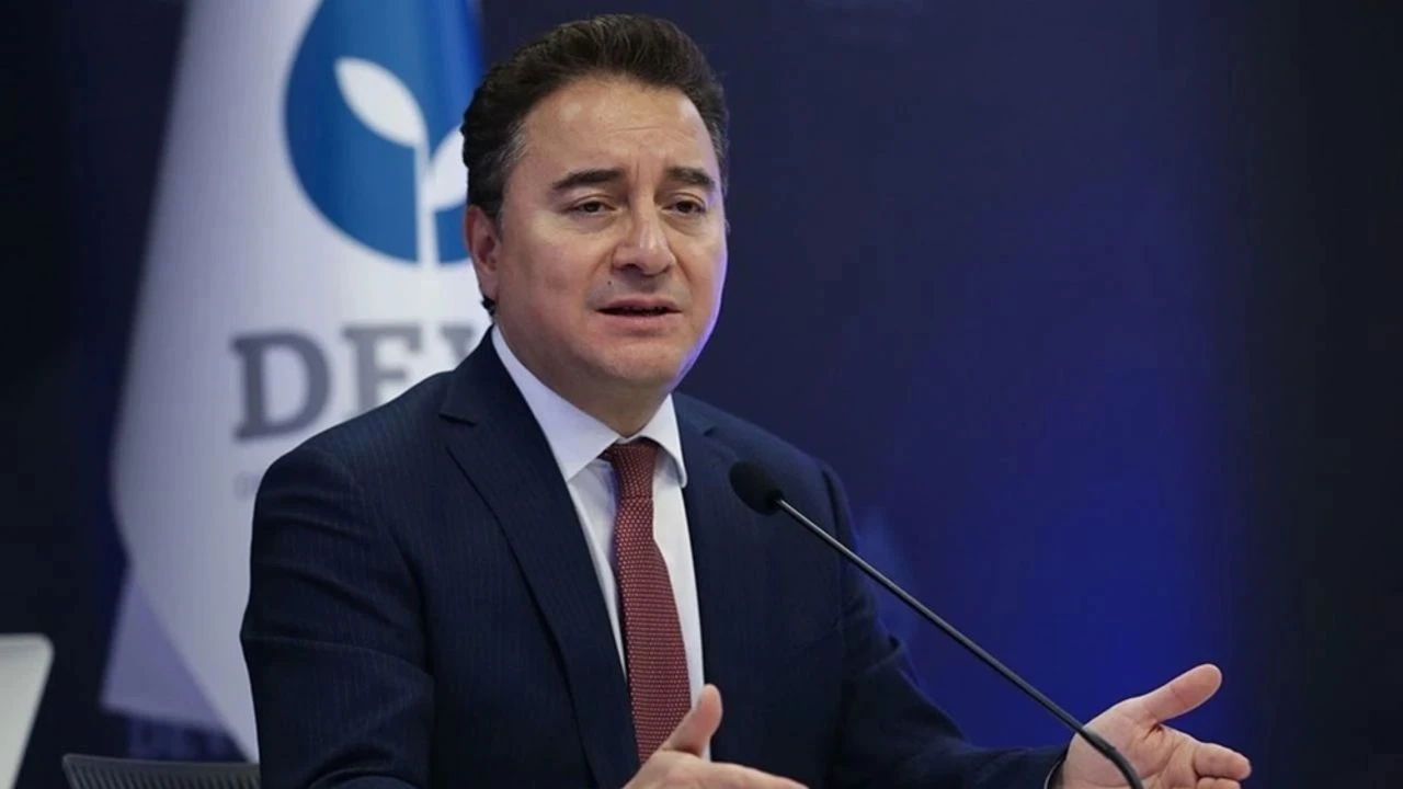 Ali Babacan’dan Anayasa Çıkışı: “Önce Mevcut Anayasaya Uyulsun, Sonra Yeni Anayasa Konuşulsun”