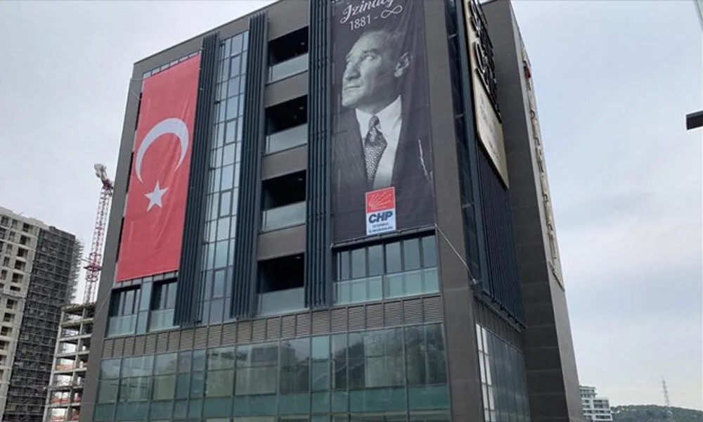 İBB’ye Operasyon Sonrası CHP İstanbul İl Başkanlığında Olağanüstü Toplantı