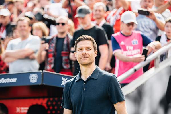 Xabi Alonso, Dortmund Maçı Öncesi Takımının Hazırlıklarını Yakından Takip Etti