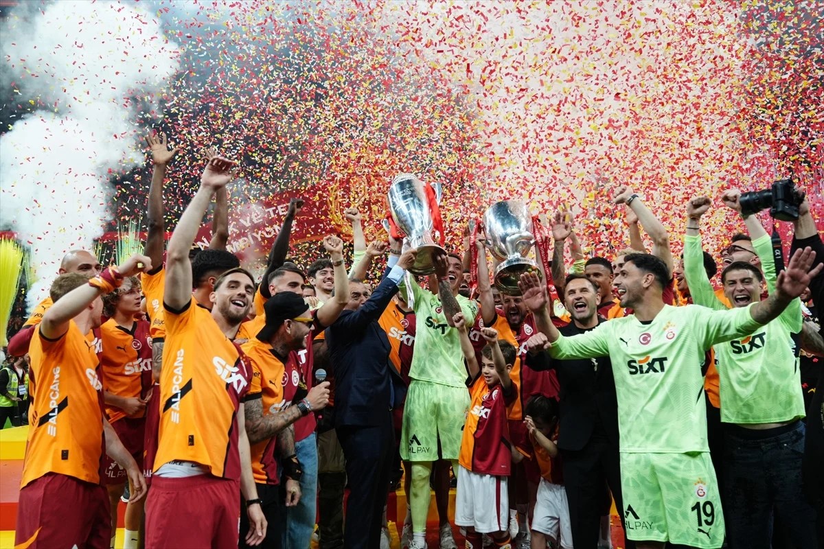 Galatasaray’da Sezon Sona Erdi: Futbolcular 1 Aylık İzne Çıktı