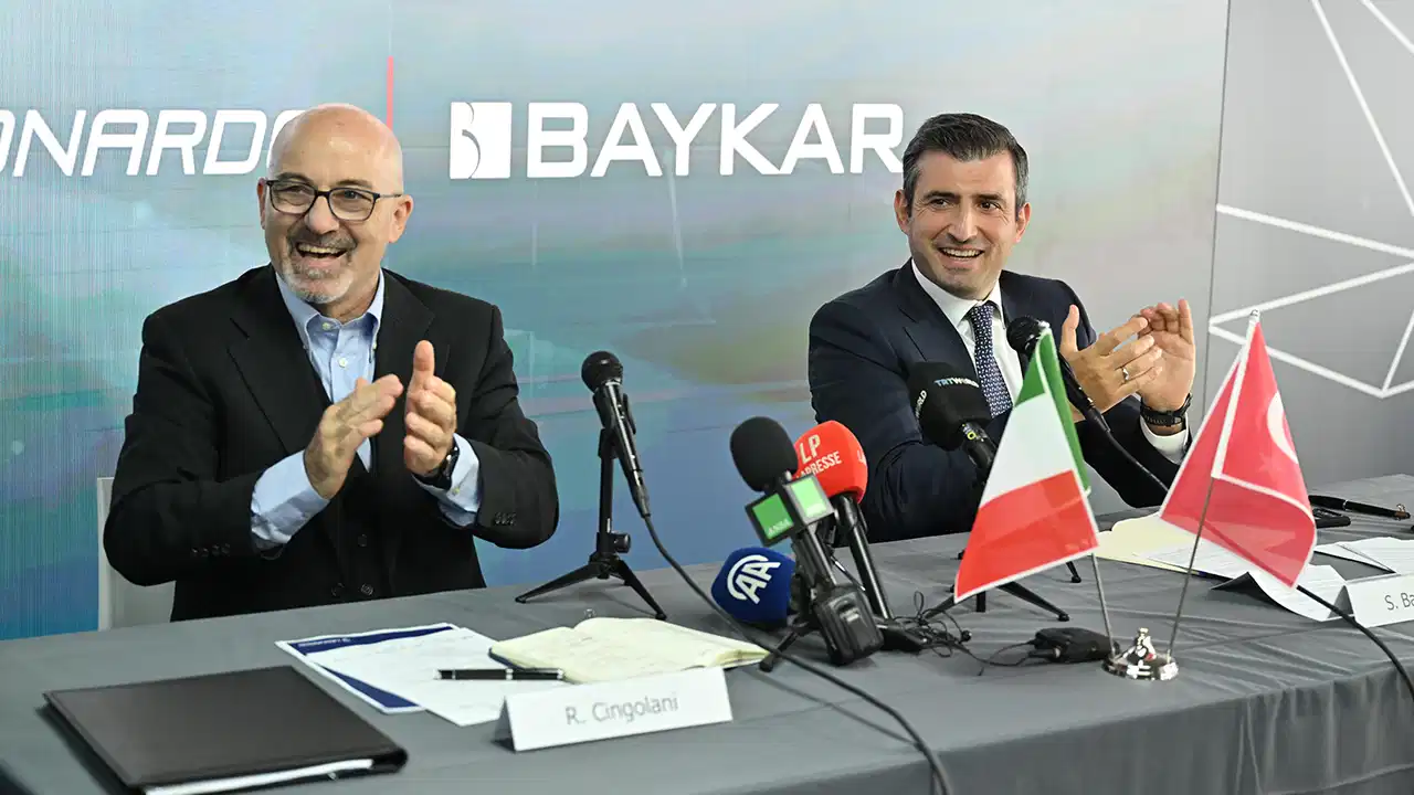 BAYKAR’a ‘İsrail’ Protestosuna Operasyon: Pankart Asan Öğrenciler Evleri Basılarak Gözaltına Alındı