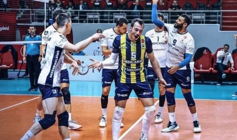 Fenerbahçe Medicana Kadın Voleybol Takımı, 7 İsimle Yollarını Ayırdı