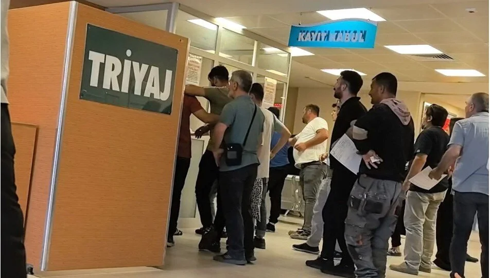 Bursa’da Fabrika Yemeği Zehirlenme Vakası: 30 İşçi Hastaneye Kaldırıldı