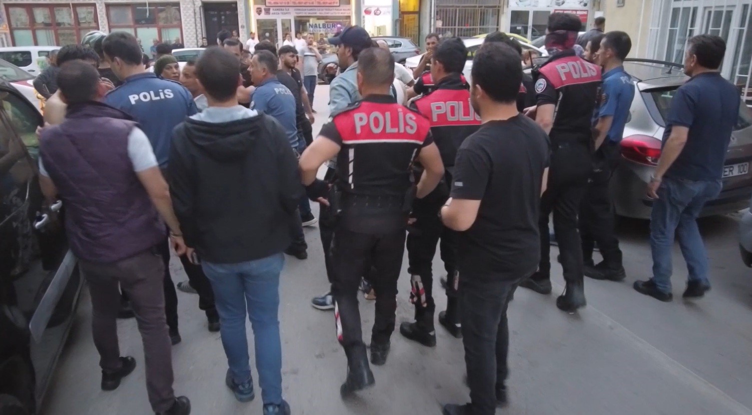 Trafikte ‘Korna’ Kavgası Meydan Savaşına Döndü! Edirne’de Ortalık Karıştı: 5 Yaralı, 10 Gözaltı
