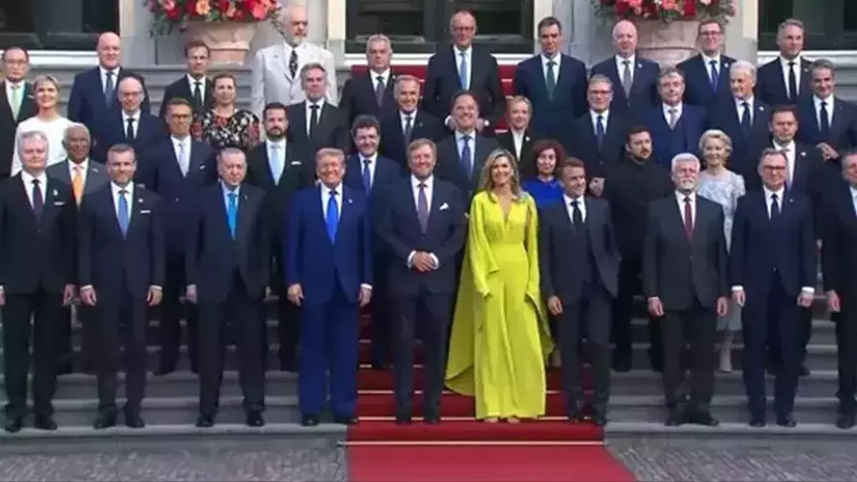 NATO Zirvesi’nde Tartışma Yaratan Görüntüler: Kraliçe Máxima, Trump’ı Taklit Mi Etti?