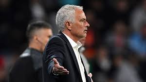 Fenerbahçe’nin Eski Yıldızından Mourinho İddiası: “Oyuncuların Yüzde 90’ı Devam Etmek İstemiyor”