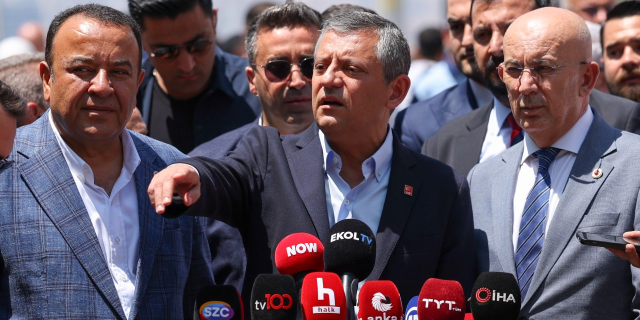 CHP’nin ‘Kurultay Davası’ Ertelendi: Özgür Özel’den Sert Tepki