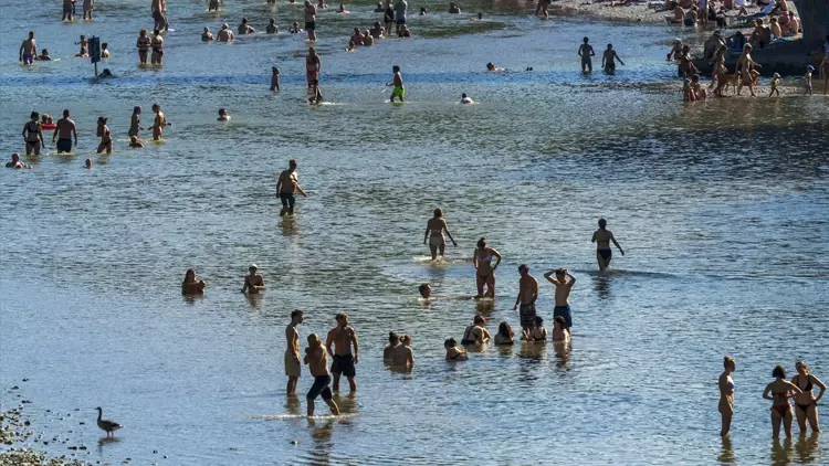 Almanya’da Kavurucu Sıcaklar: Berlin’de Termometreler 40 Dereceyi Aştı