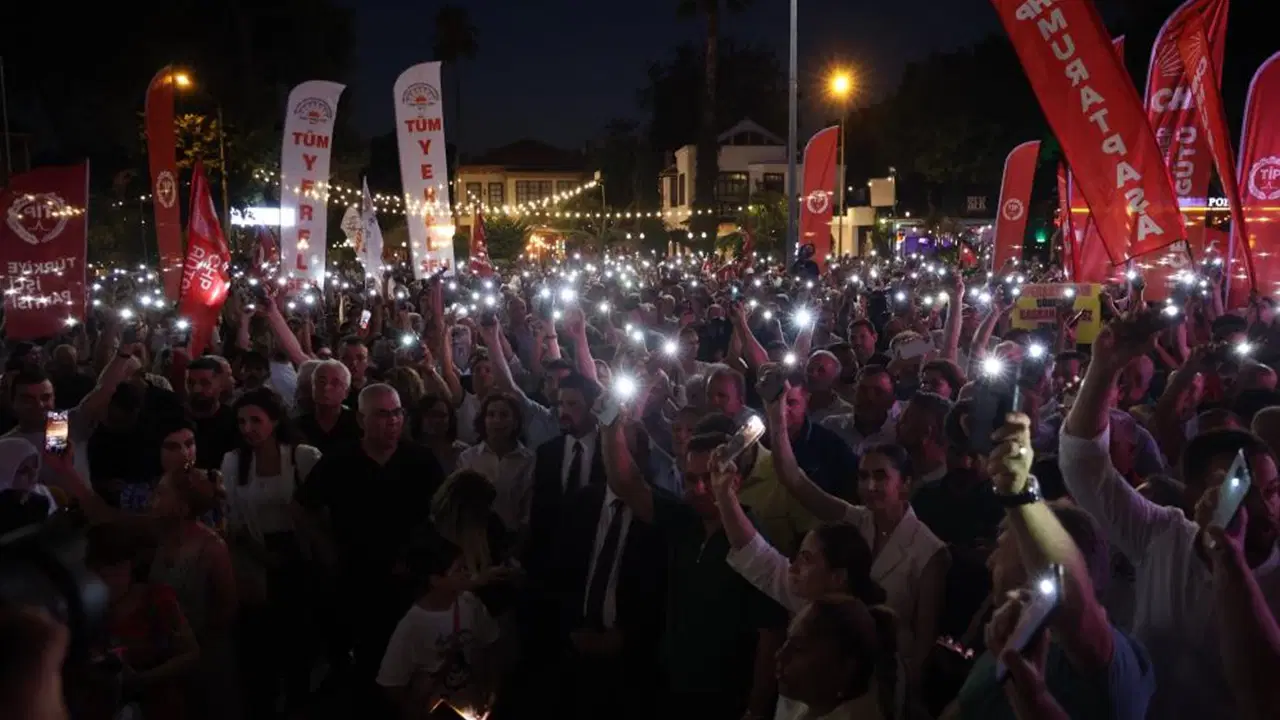 ‘Antalya İradesine Sahip Çıkıyor’ Mitingi: CHP’den Muhittin Böcek’e Destek – ‘AKP’nin Yargısını Yenecek’