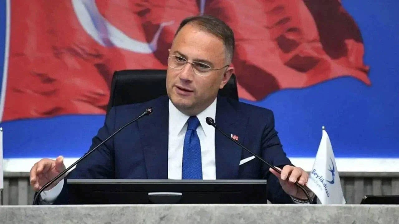 Tutuklu Beylikdüzü Belediye Başkanı Mehmet Murat Çalık, İstanbul’a Sevk Edildi: Gözler Adli Tıp Raporunda