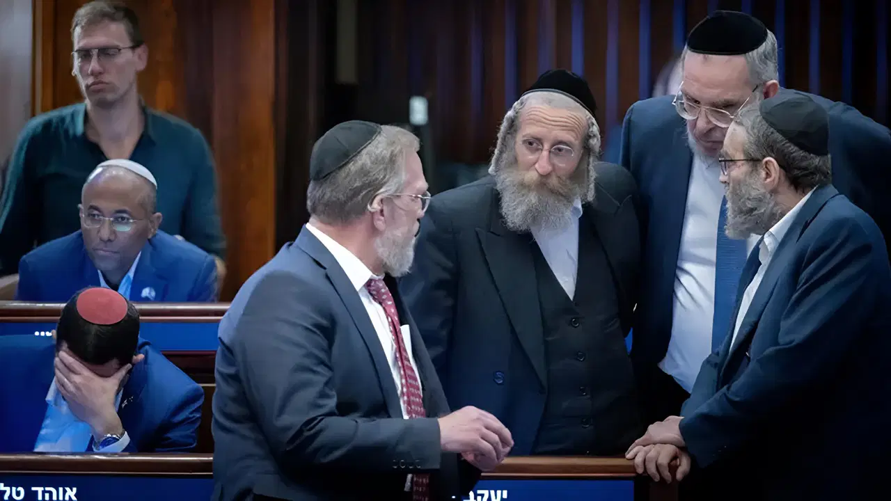 Netanyahu Kabinesinde İstifa Depremi: 3 Bakan Görevini Bıraktı, Koalisyon Azınlığa Düştü!