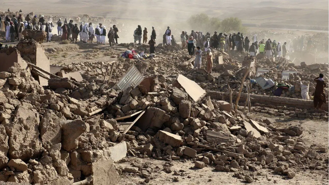 Afganistan’da yıkıcı deprem: 800’den fazla ölü, binlerce yaralı…